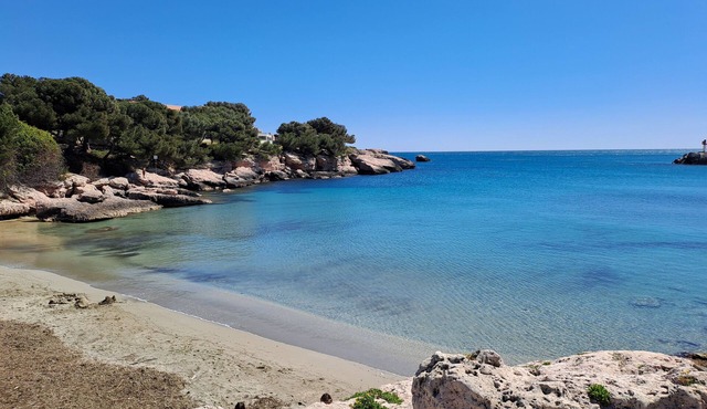 Maison de Village Avec Terrasse et Jardin, Plage à Pied