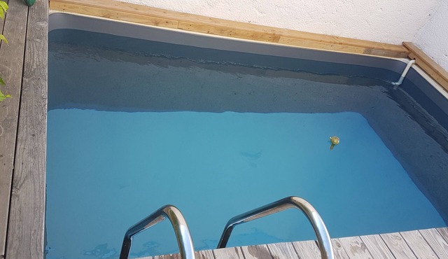 Maison de Village , Piscine Dans Cuve à vin , 10 min de la mer