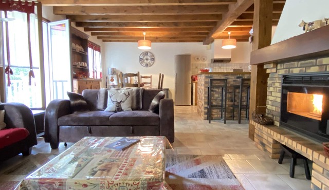 Maison de ville 9P, 4 chambres. Balcon et parking.