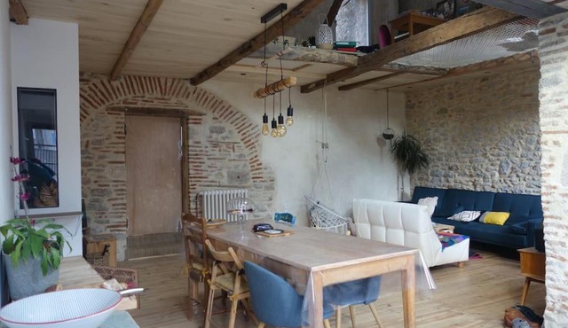 Maison de ville atypique avec filet suspendu