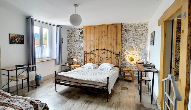 Maison de ville au pied de la Montagne Noire