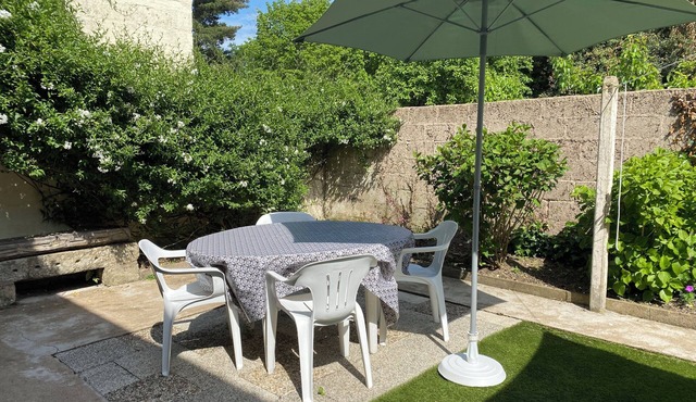 Maison de Ville Avec Jardin en Plein Coeur de Malestroit, à 2 pas du Canal