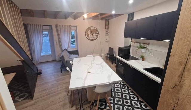 Maison de Ville Chaleureuse Rénové Avec 2 Chambres et Terrasse