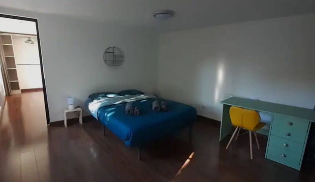 Maison de ville lumineuse avec rooftop