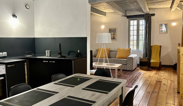 Maison de Ville Rénovée au Cœur du Vieux Cahors