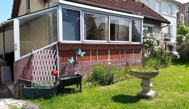 Maison de Villes à Deux Minutes D'une Cité Commerciale et du bus 105