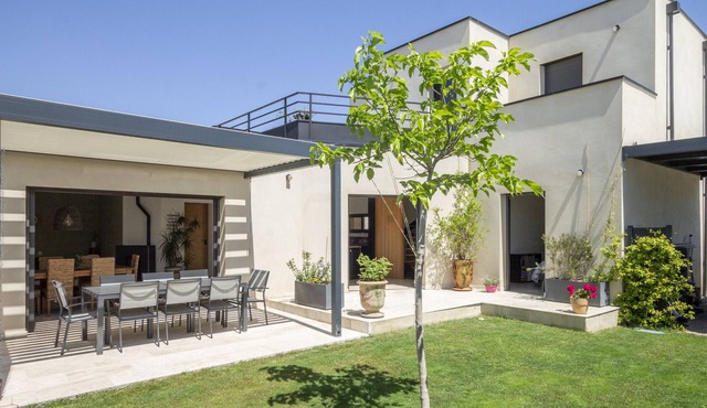 Maison des Fleurs - cosy holiday home with private pool in beautiful Vedène