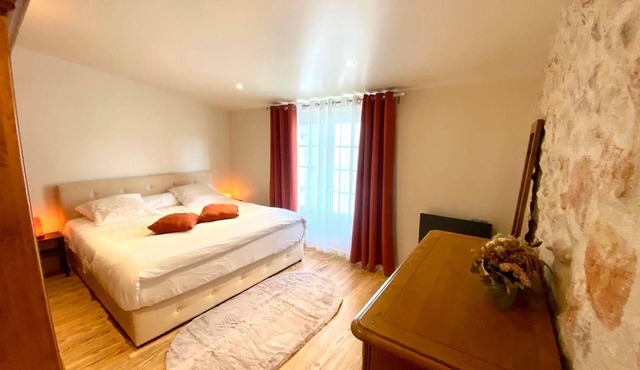 Maison des Vignes with cleaning, sheets and towels included