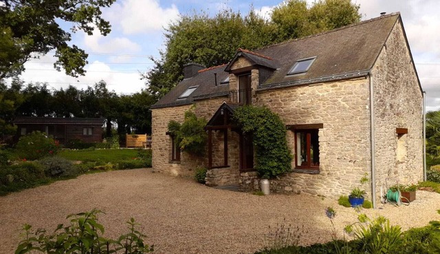 Maison Dragonnet, Charme et Originalité, au Calme, à 20 min des Plages