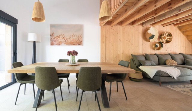 MAISON DU CANAL in Cazaux on the canal with 3 bedrooms