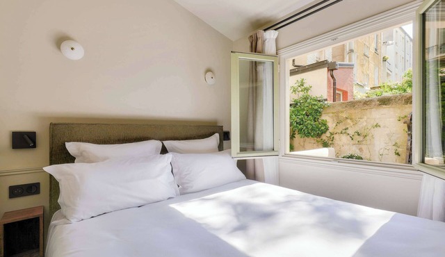 Maison du Moulin Vert - Beautiful room with garden view