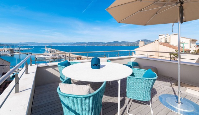 Maison du Portalet - Magnificent 2-bedroom townhouse overlooking the harbor and bay of Saint Tropez