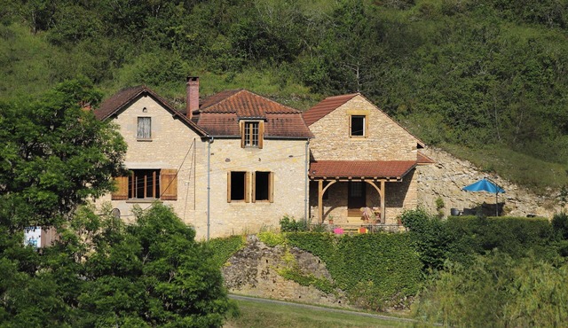 Maison du Tertre de l'Écu-24480 URVAL-3 stars-1 parents suite-1 bdrm-4 p