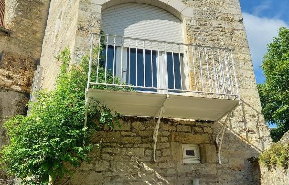 Maison du XVème au cœur du village médiéval