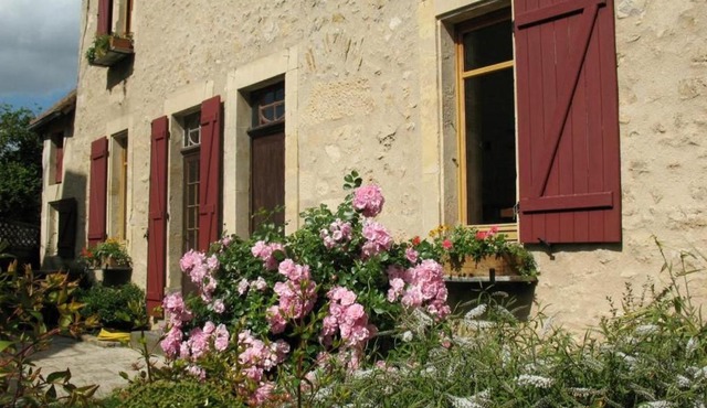 Maison du XVe restaurée avec cheminée, jardin clos et bar privé - FR-1-410-127