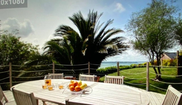 Maison en bois face à la mer - Seaside charm on the Pink Granite Coast