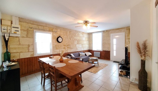 Maison en Pierre Lumineuse, Idéale Pour une Famille Près de Cantenac