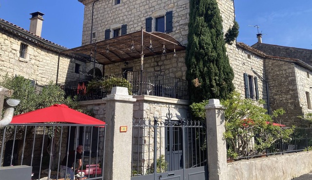 Maison en pierre Ardéchoise, À la Stévenière, Pretty gîte, Close to the river