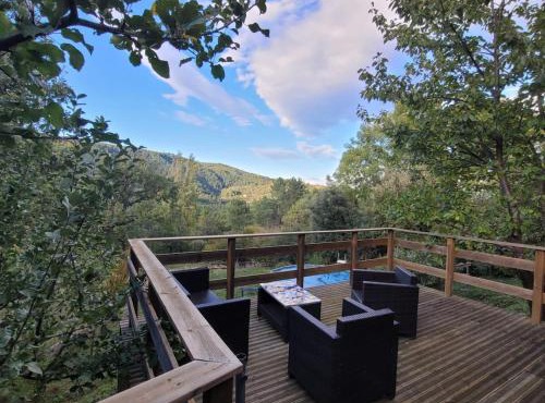 Maison en pierre au cœur de l'Ardèche avec 4 lits, 2 chambres, 1 piscine hors sol