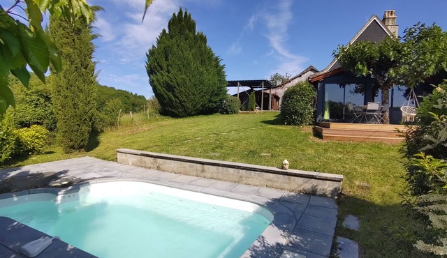 Maison en pierre avec piscine – Nature & calme en Vallée de la Dordogne