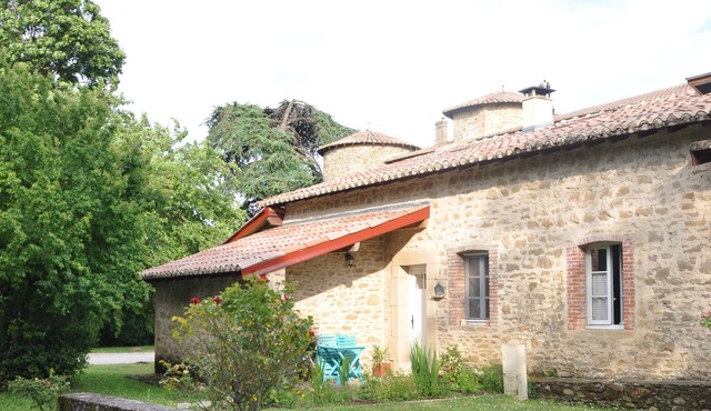 Maison en Pierre Dans Co-propriété Avec Piscine