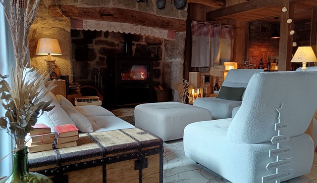 Maison en Pierre Cosy et Spacieuse Avec Jardin