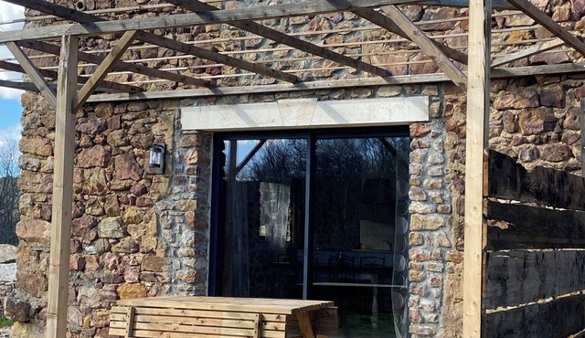 Maison en Pierre Près des Gorges de Lardèche à Labri des Regards
