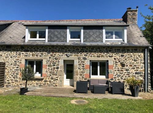 Maison en pierre, proche Keravel, GR34