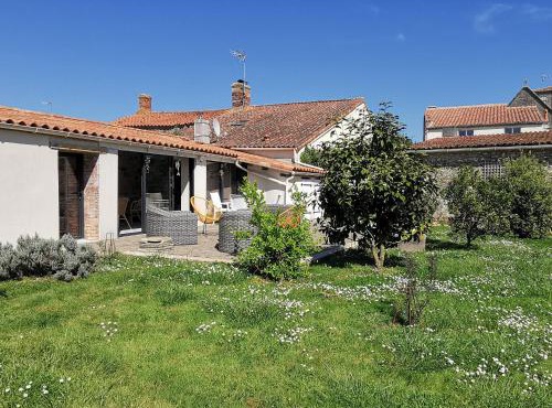 Maison en pierres avec jardin, 7 km des plages, 6 pers, 3 chambres - Le Bernard - FR-1-194-393