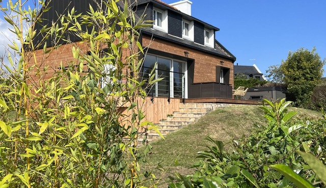 Maison Entièrement Rénovée Avec vue Mer, à 450m de la Plage
