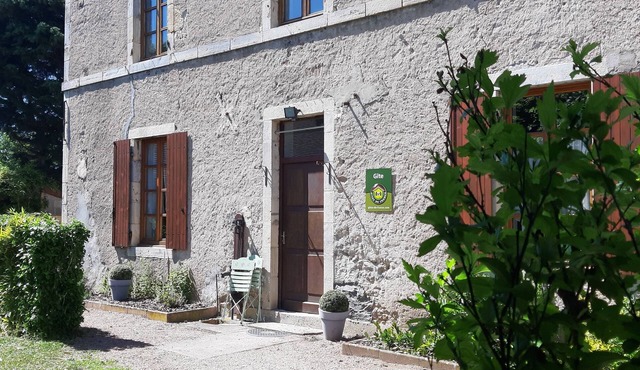 Maison Entière au Coueur du Village de Seuillet Proche de Vichy