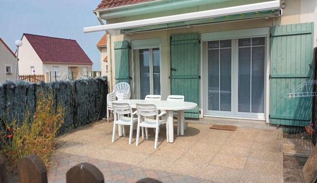 Maison Entière Située Dans un Hameau Clôturé, Avec Place de Parking Privative !