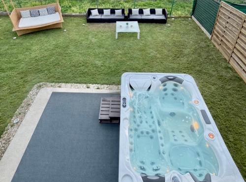 Maison entiere jacuzzi reception ouverte 7 7j et 24 24h