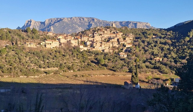 Maison Entourée de Nature