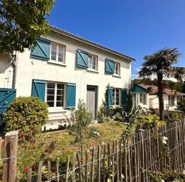 Maison entre océan et campagne avec jacuzzi