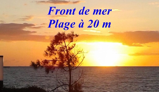 Maison et grande terrasse face mer