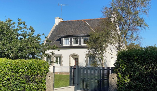 Maison et Grand Jardin Proche de la mer Commerce à Proximité