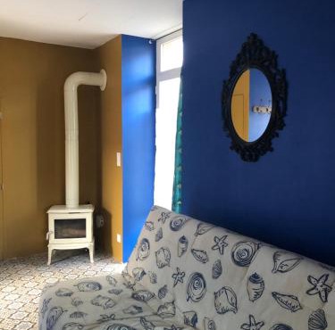 MAISON et jardin avec entrée indépendante et ses 2 chats