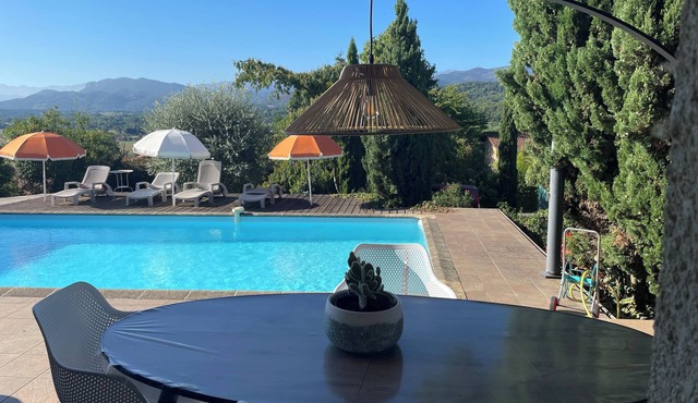 Maison Facile à Vivre Jolie vue sur les Montagnes Avec Piscine Animaux Bienvenus