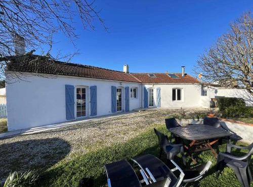 Maison familiale accueillante à Saint-Michel-en-l'Herm avec jardin