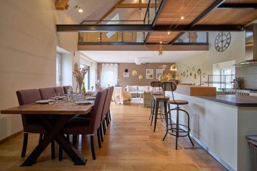 Maison familiale 9 personnes avec jardin en bord de Rance