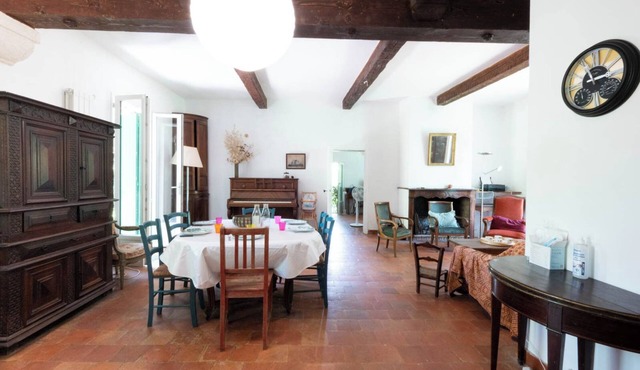 Maison Familiale Avec Grand Jardin Privé au Bord du Lez