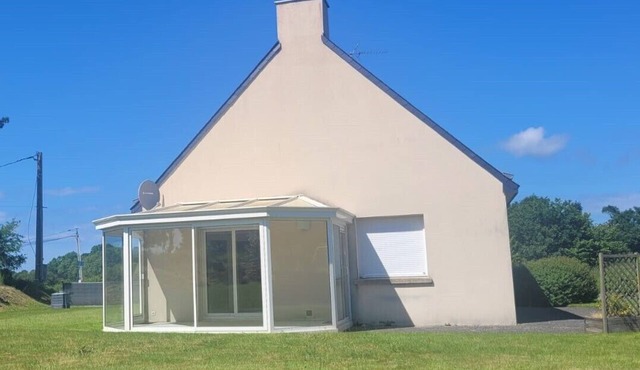 Maison Familial: "Entre Terre et mer" House 15 min from the sea with swimming pool!