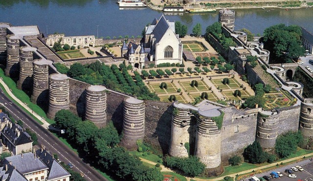 Maison Familiale, Entre Amis ou Professionnelle