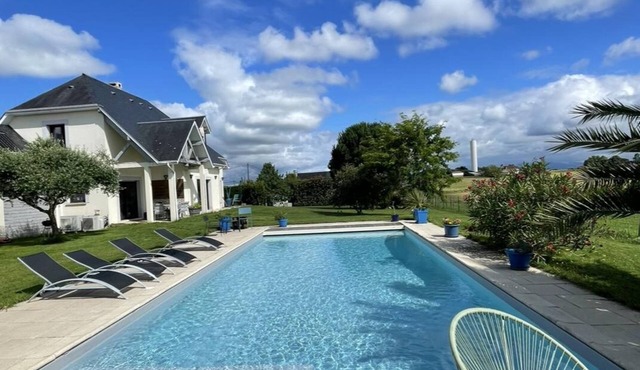 Maison Familiale Avec Piscine Entre Mer et Montagne