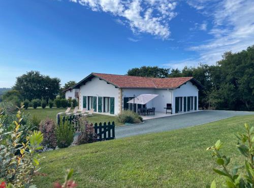Maison familiale à Ahetze à 10 min des plages