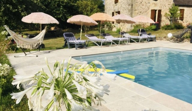Maison Familiale au Calme à la Campagne. Animaux de Compagnie Acceptés ! Piscine