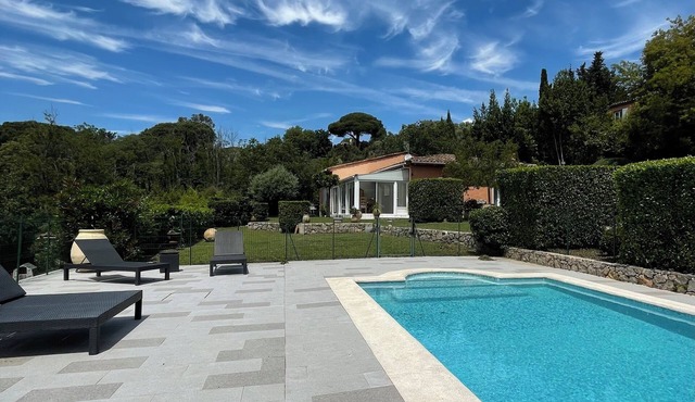 Maison Familiale au Calme, à Seulement 10 Minutes de Grasse Capitale du Parfum