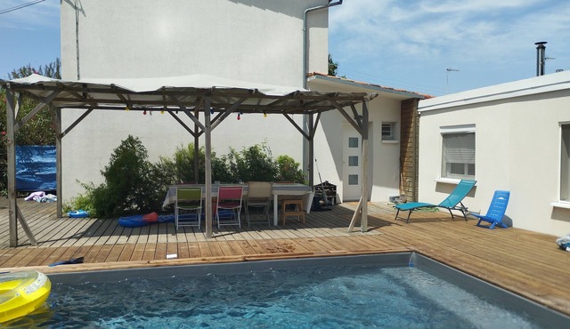 Maison Familiale Avec Piscine et Trampoline