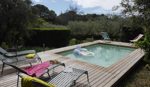 Maison Familiale Avec Piscine et Jardin Provençal